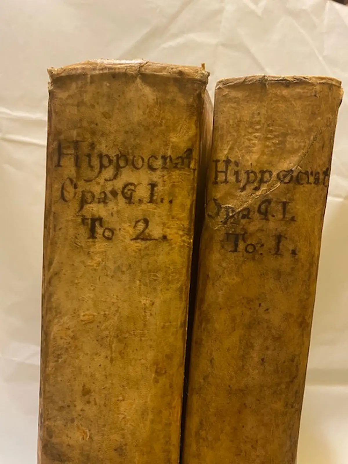 Magni Hippocratis medicorum omnium facile principis, Opera omnia quae extant in VIII. sectiones ex Erotiani mente distributa nunc denuo latina interpretatione & annotationibus illustrata Anutio Foesio