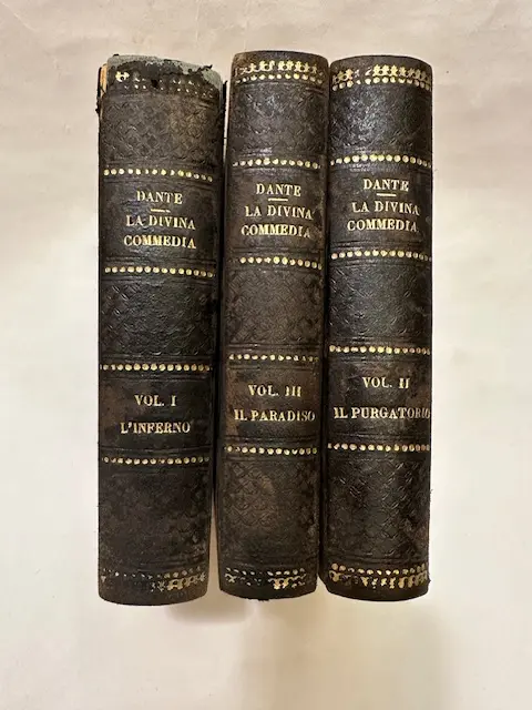 Commedia di Dante Allighieri con ragionamenti e note di Niccolò Tommaseo. 3 volumi Commedia di Dante Allighieri con ragionamenti e note di Niccolò Tommaseo. 3 volumi.