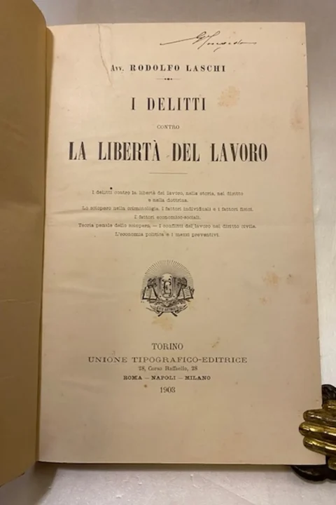I delitti contro la libertà del lavoro. I delitti contro la libertà del lavoro nella storia nel diritto e nella dottrina. Lo sciopero nella criminologia. I fattori individuali e i fattori fisici. I fattori economico-sociali. Teoria penale dello sciopero. I conflitti del lavoro nel diritto civile. L'economia politica e i mezzi preventivi