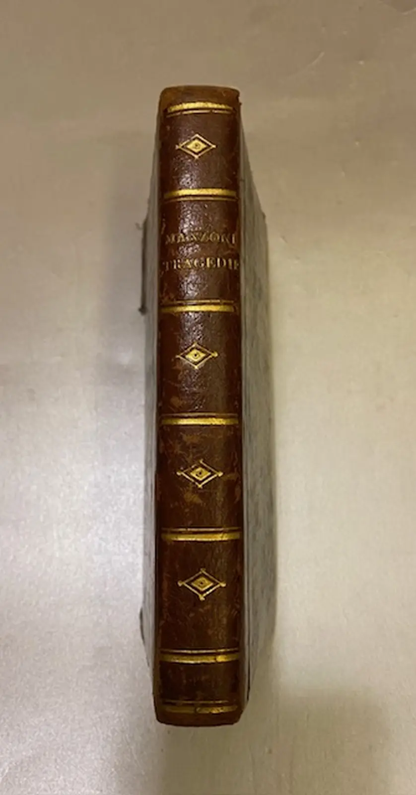 Tragedie e Poesie varie di Alessandro Manzoni colle prose analoghe ed un'apposita prefazione delmBarone Camillo Ugoni Tragedie e Poesie varie di Alessandro Manzoni colle prose analoghe ed un'apposita prefazione delmBarone Camillo Ugoni.