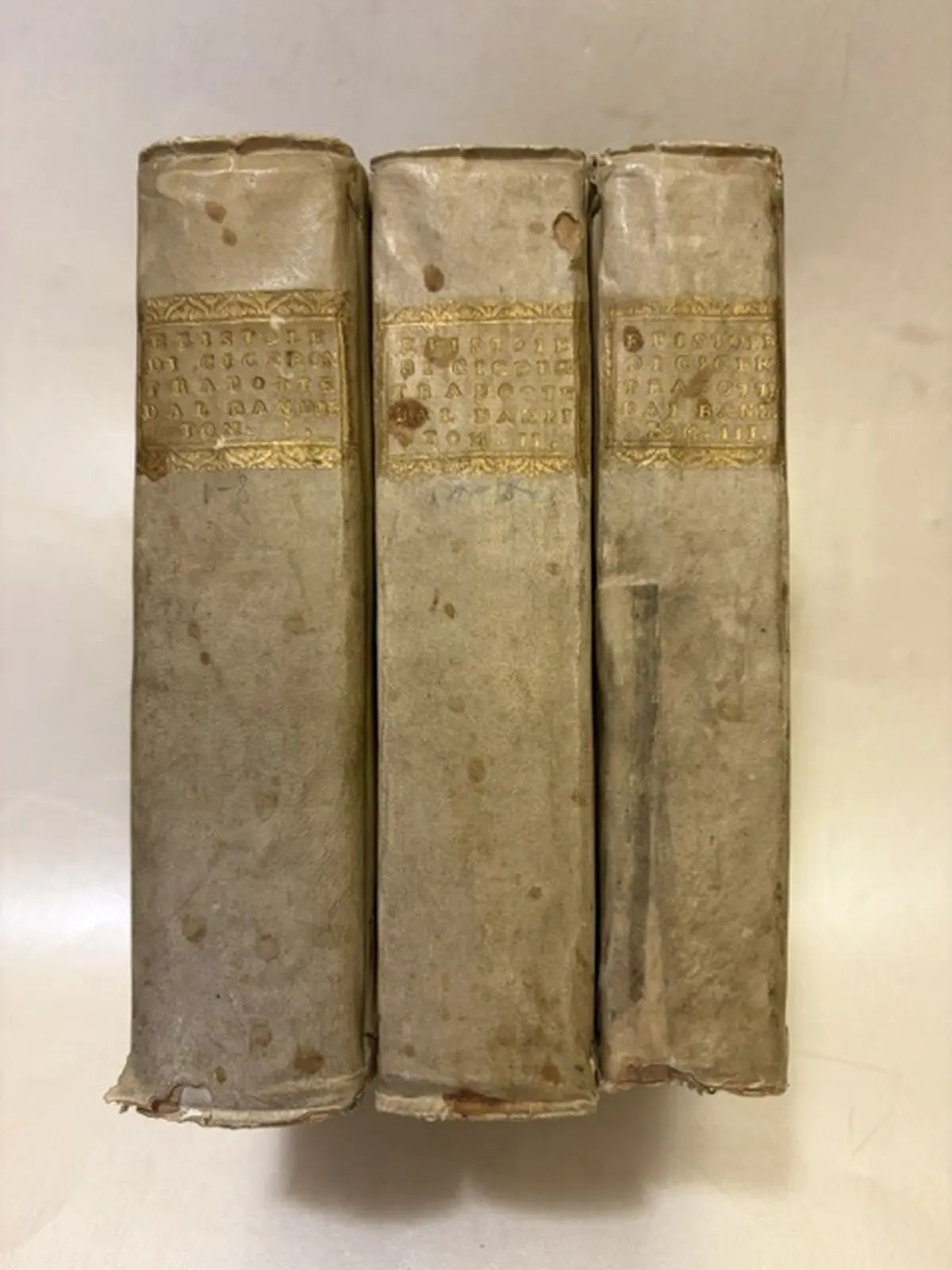 L'epistole di Marco Tullio Cicerone a' familiari in volgar toscano recate a riscontro del testo Latino, ed illustrate con note per Alessandro M. Bandiera…Tomo I-II-III. CON: Dolethus Stephanus L'epistole di Marco Tullio Cicerone a' familiari in volgar toscano recate a riscontro del testo Latino, ed illustrate con note per Alessandro M. Bandiera…Tomo I-II-III. CON: Dolethus Stephanus. Formulae linguae latinae elegantiores (pubblicato come tomo terzo o supplemento d'Osservazioni aggiunte alla versione toscana dell'Epistole di Cicerone)